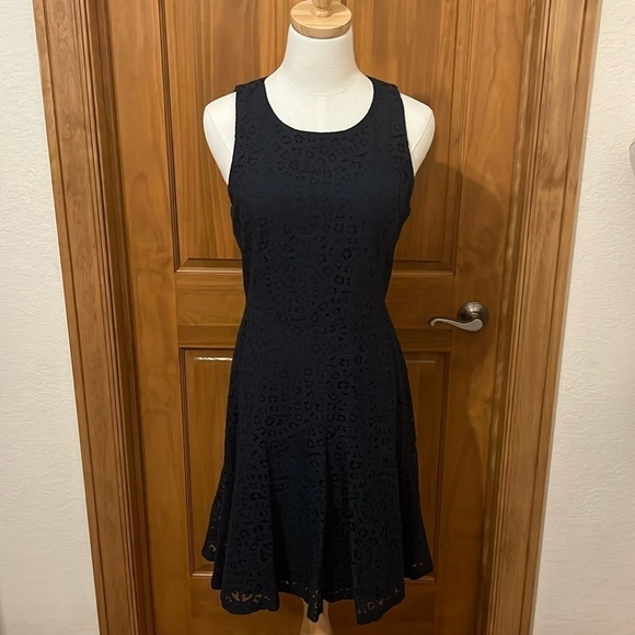Like New J. Crew Navy Lace Dress A Line Skirt Size 6 - Picture 1 of 5